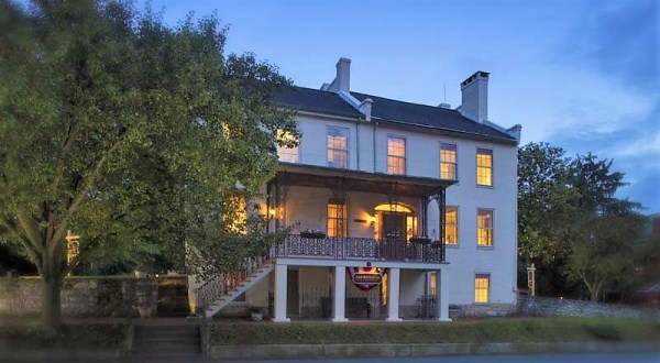 The Civil War-Themed Bed And Breakfast That Maryland History Buffs Will Absolutely Love