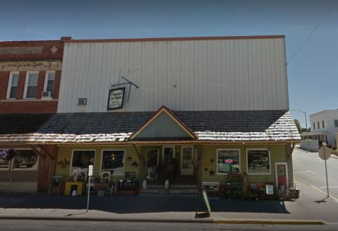 You’ll Find Hundreds Of Treasures At This 3-Story Antique Shop In Wisconsin