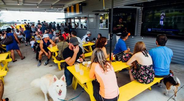 There’s A Dog Park Restaurant In Texas And It’s Just As Awesome As It Sounds