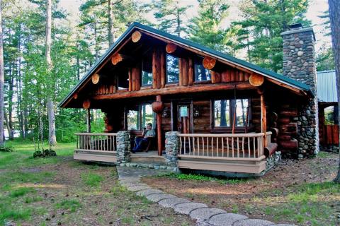 Nature Lovers Will Adore This Minnesota Lodge In The Middle Of A Beautiful National Forest