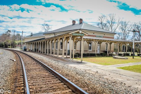 This Historic South Carolina Train Depot Is Now A Beautiful Restaurant Right On The Tracks