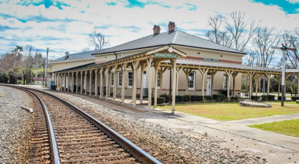 This Historic South Carolina Train Depot Is Now A Beautiful Restaurant Right On The Tracks