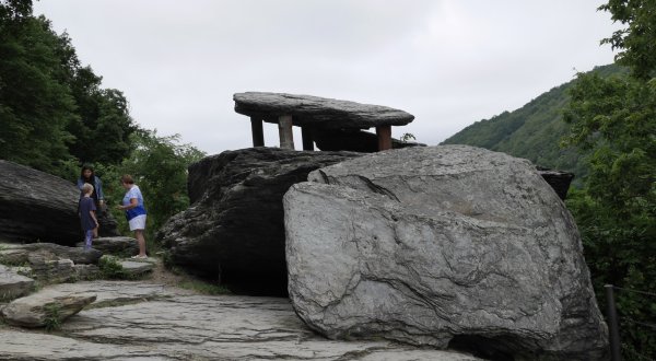 You’ve Probably Never Been To The Jefferson Rock, An Underrated Famous Landmark In West Virginia