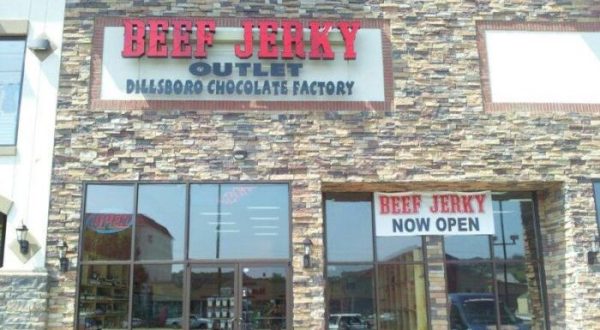 The Beef Jerky Outlet In Tennessee Where You’ll Find Hundreds Of Tasty Varieties