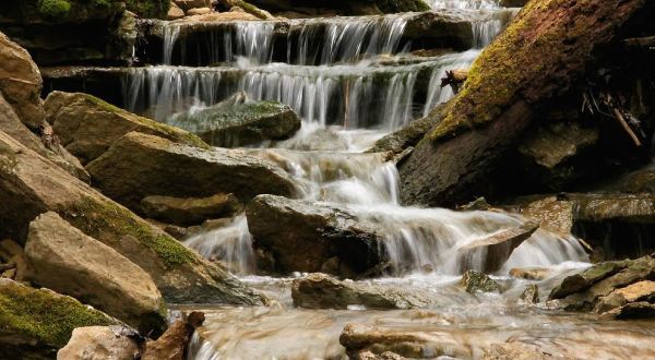 This Waterfall Park In Kentucky Is Hiding In Plain Sight And Ready For You To Visit