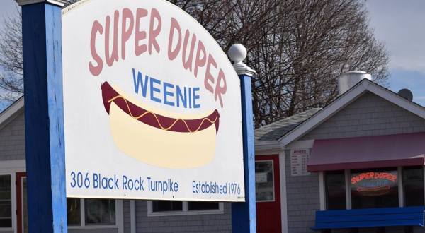 This Connecticut Restaurant Claims To Have The World’s Best Hot Dogs And Who Are We To Argue