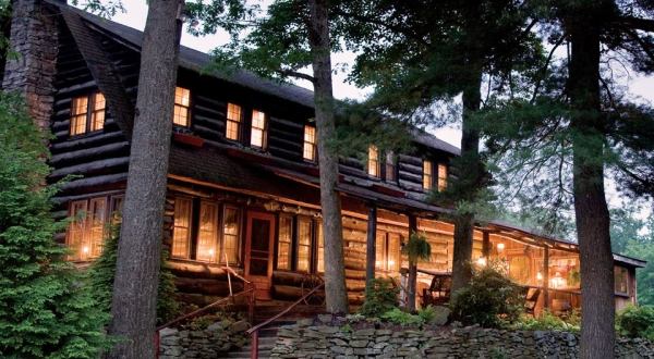 There’s A Breathtaking Hotel Tucked Away Inside Of This State Park Near Pittsburgh