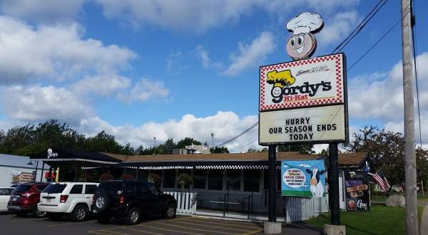 The Old Fashioned Drive-In Restaurant In Minnesota That Hasn’t Changed In Decades