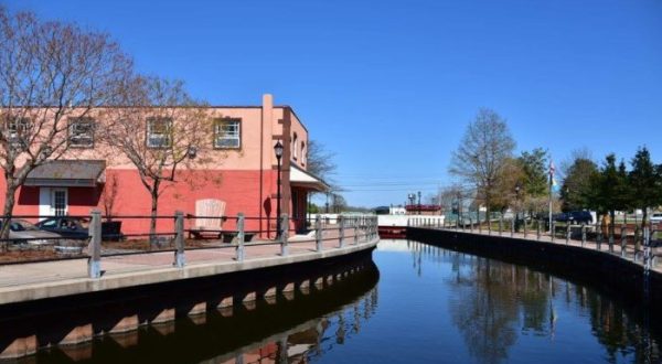 Spend a Delightful Spring Day Exploring These 8 River Towns In Delaware