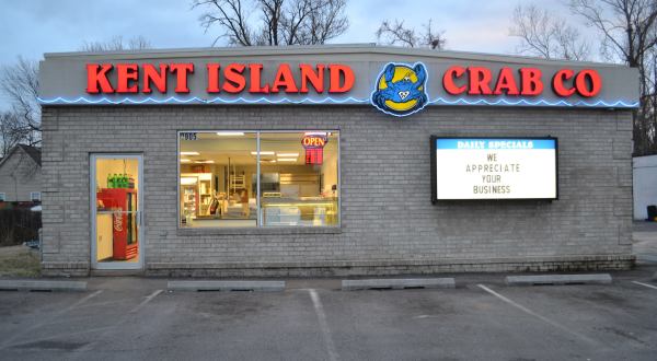 This Ramshackle Crab Shack Hiding In Maryland Serves The Best Seafood Around