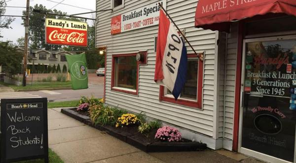 This Timeless 1940s Restaurant In Vermont Sells The Best Breakfast Sandwiches In America