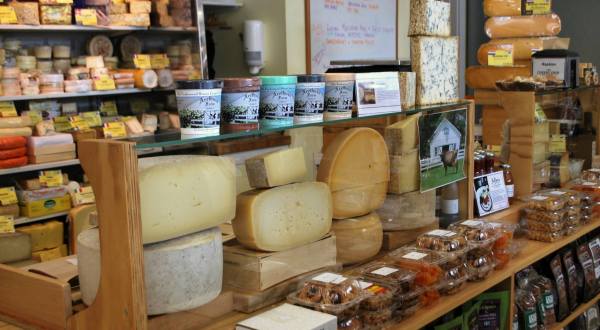 8 Cheese Wonderlands In Connecticut That Are Worthy Of A Pilgrimage