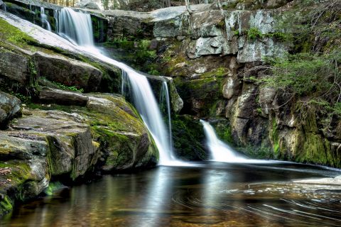 10 Brief But Beautiful Waterfall Hikes In Connecticut That You Can Take In Under One Hour