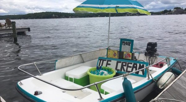 The One Lake In New Jersey Where An Ice Cream Boat Docks Every Weekend
