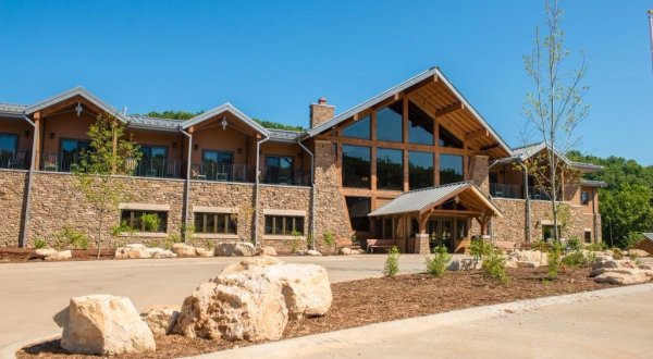 There’s A Breathtaking Hotel Tucked Away Inside Of This Missouri State Park