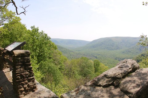 The Magnificent Overlook Near Pittsburgh That’s Worthy Of A Little Adventure