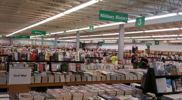 The Largest Discount Bookstore In Virginia Has More Than 500,000 Books