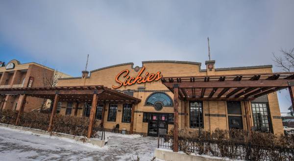 This Themed Restaurant In Minnesota Will Make You Feel Like You’re On An All-American Road Trip