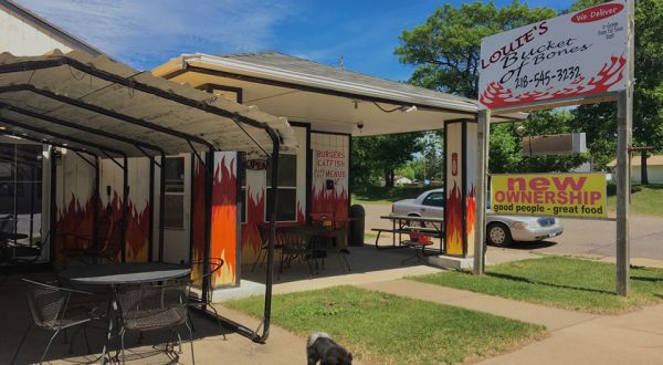 This Ramshackle Shack Hiding In Minnesota Serves The Best BBQ Around