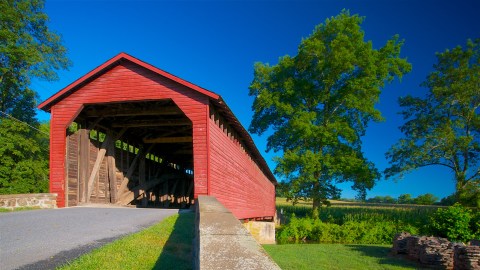 7 Undeniable Reasons To Visit The Oldest Covered Bridge In Maryland