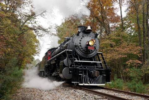 This Wine and Dinner Train In Tennessee Is Perfect For Your Next Outing