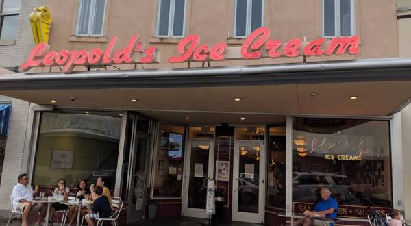 This Old-Fashioned Ice Cream Parlor In Georgia Serves The Most Scrumptious Sundaes