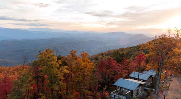 This Dreamy Tennessee Resort Is Surrounded By Hills And Is Just Waiting For You To Arrive