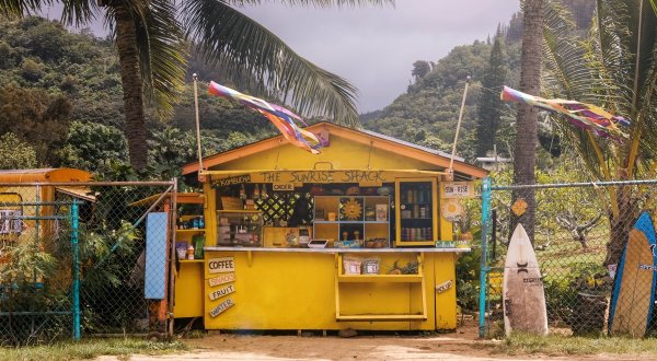You Won’t Want To Drive Past This Enchanting Little Roadside Shack In Hawaii