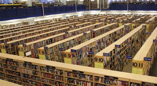 The Largest Discount Bookstore In Nashville Has Thousands of Books