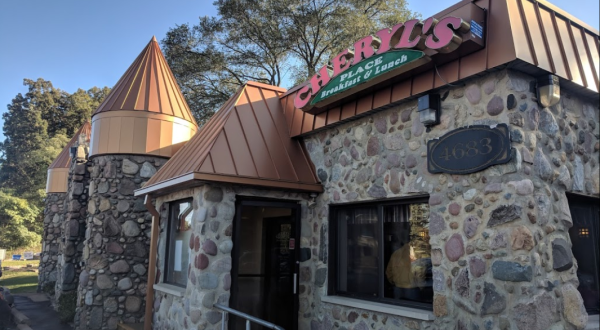 The Small-Town Castle Restaurant In Michigan Where Dining Is A Dream