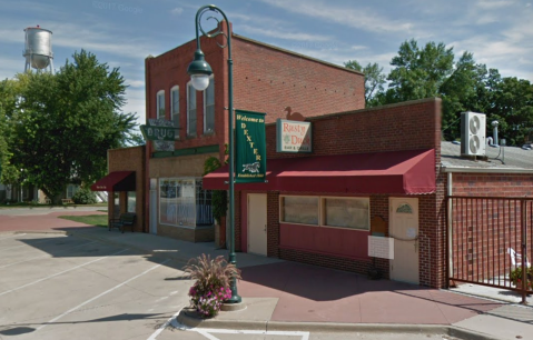 You've Never Had A Burger As Impressive As The Ones Found At This Iconic Iowa Eatery