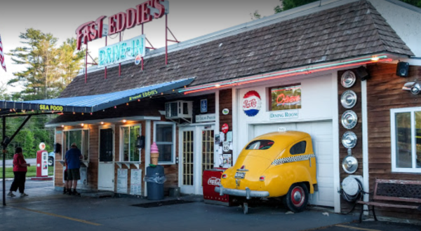 This Restaurant With Curbside Service In Maine Will Remind You Of The Good Old Days