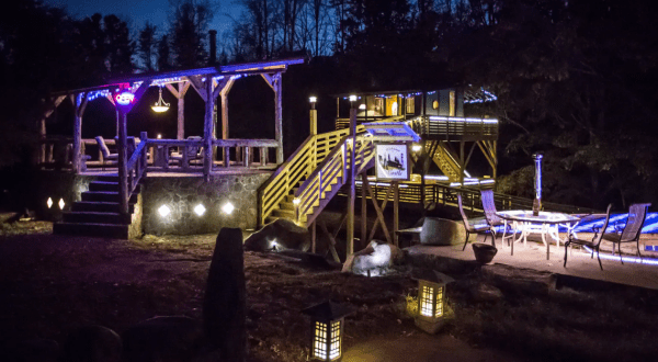 This Glow-In-The-Dark Treehouse Might Be The Most Unique Accommodation In Virginia