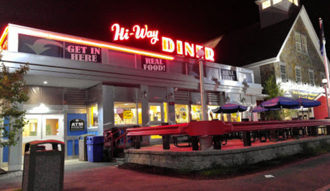 You'll Get Nostalgic At This 50s Diner Hiding In A New Hampshire Rest Stop