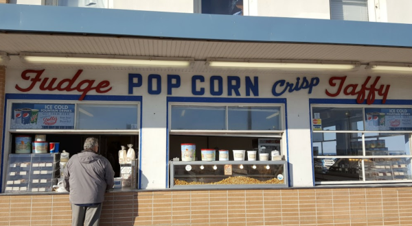 This Little Delaware Candy Shop Makes The Most Scrumptious Caramel Corn In The State