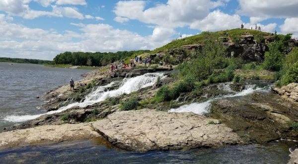 This Iowa Lake And Waterfall Will Be Your New Favorite Paradise