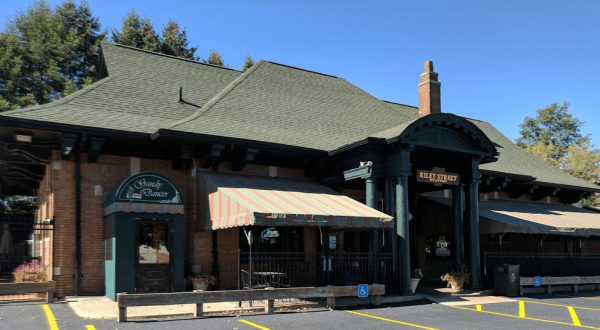 This Historic Train Depot Near Buffalo Is Now A Beautiful Restaurant Right On The Tracks