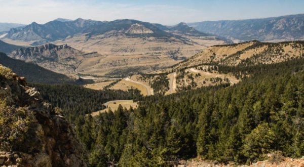 The 9 Places You Absolutely Must Visit In Wyoming This Spring