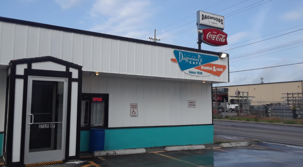 The Classic Kansas Cafe Where You’ll Never Leave Hungry