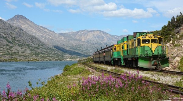 You’ll Absolutely Love A Ride On Alaska’s Majestic Mountain Train This Spring