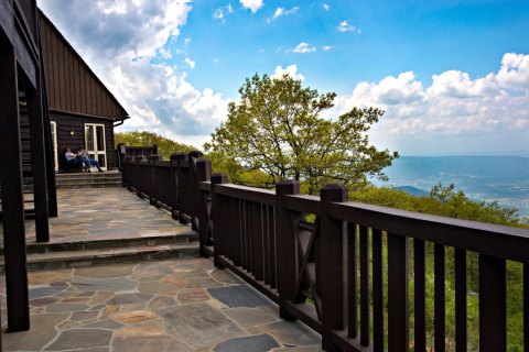 Shenandoah National Park In Virginia Is Home To The Breathtaking Big Meadows Lodge