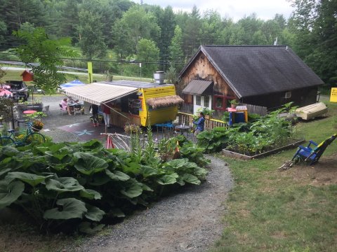The 9 Wackiest Restaurants In Vermont Where Dining Is A Blast