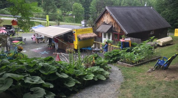 The 9 Wackiest Restaurants In Vermont Where Dining Is A Blast