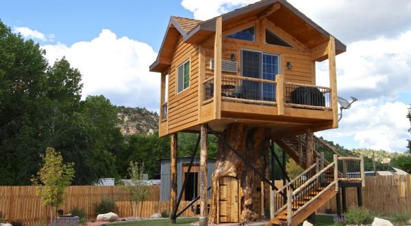 A Stay In This Magical Treehouse In Utah Is The Best Thing You’ll Do All Year