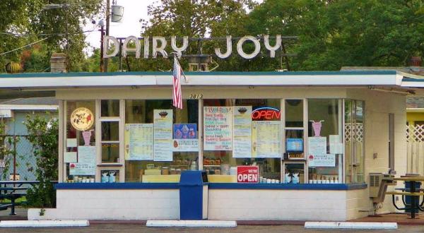 Dairy Joy In Florida Has Been Scooping & Swirling Soft Serve Since 1958