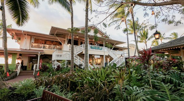 The Magical Restaurant That Pays Homage To Hawaii’s Heritage Is Just Begging For A Visit