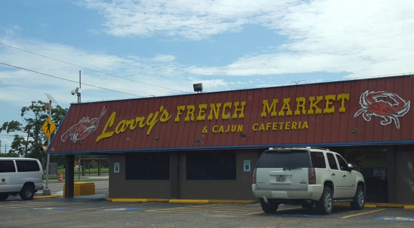 A Ramshackle Cajun Market In Texas, Larry’s Serves Some Of The Best Seafood Around