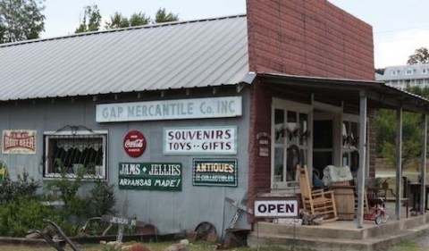 There's No Way You Won't Love Spending The Night At This 90-Year-Old General Store In Arkansas