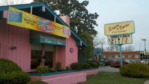 You Can Take Home A Rubber Duck After Eating At Sugar n’ Spice Restaurant In Ohio
