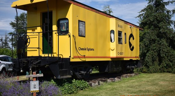 The Rooms At This Railroad-Themed Bed & Breakfast In Washington Are Actual Box Cars
